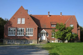 Lärarinnabostad i vacker byskola, Skurup